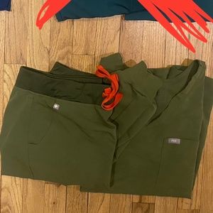 FIGS Dark Olive Catarina&Zamora Sz M